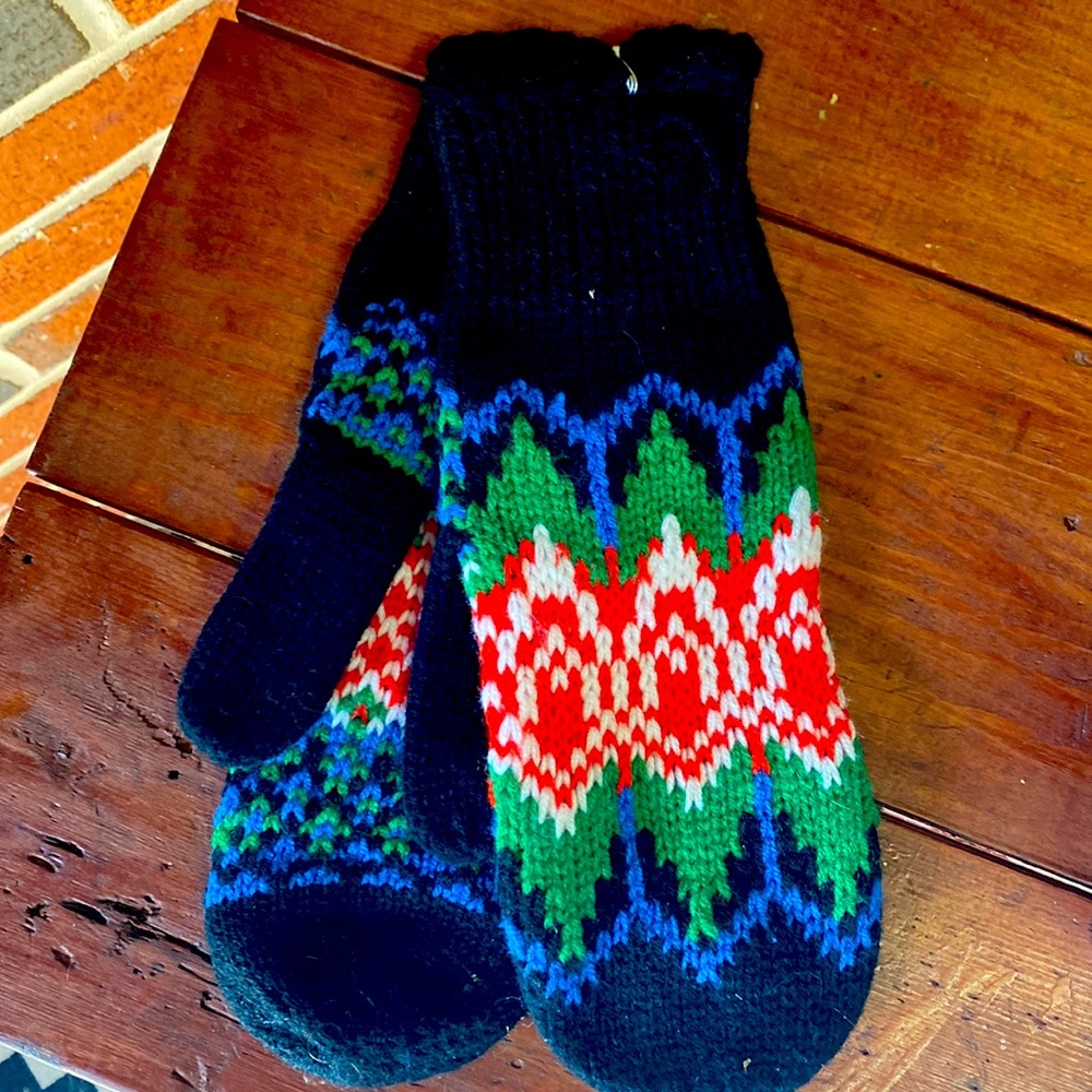 Vintage handknit mittens